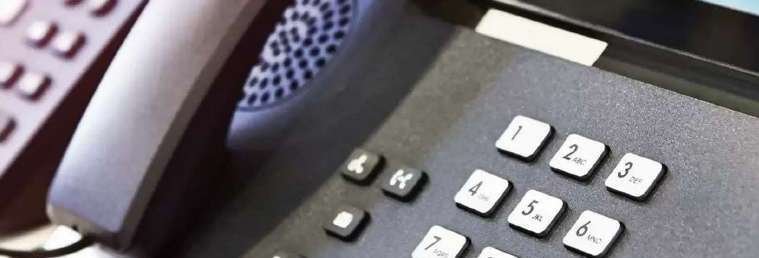 هاتف مكتبي للاتصال عبر الشبكة